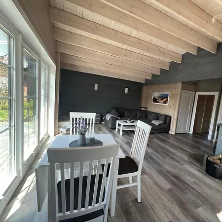 Idyllisches-blockbohlenhaus-mit-eigenem-garten-und-sauna-zum-wohlfuehlen