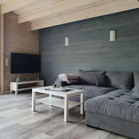 Idyllisches-blockbohlenhaus-mit-eigenem-garten-und-sauna-zum-wohlfuehlen *